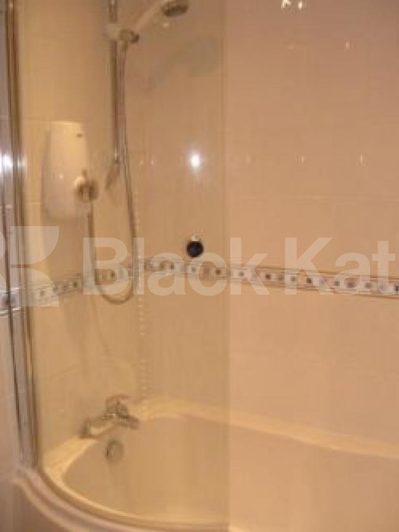 			VIEWINGS HIGHLY RECOMMENDED!, 2 Bedroom, 1 bath, 1 reception Apartment			 Shepherds Hill, HIGHGATE N6